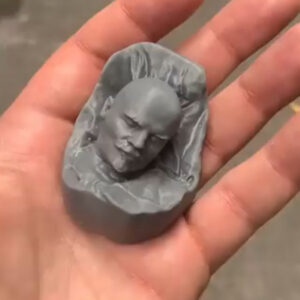 Miniature 3D Print of Lenin’s Death Mask – Scanned from the Original